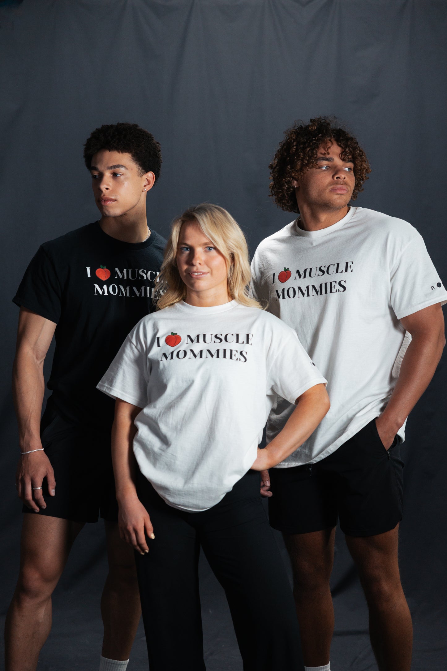 I Love Muscle Mommies Tee